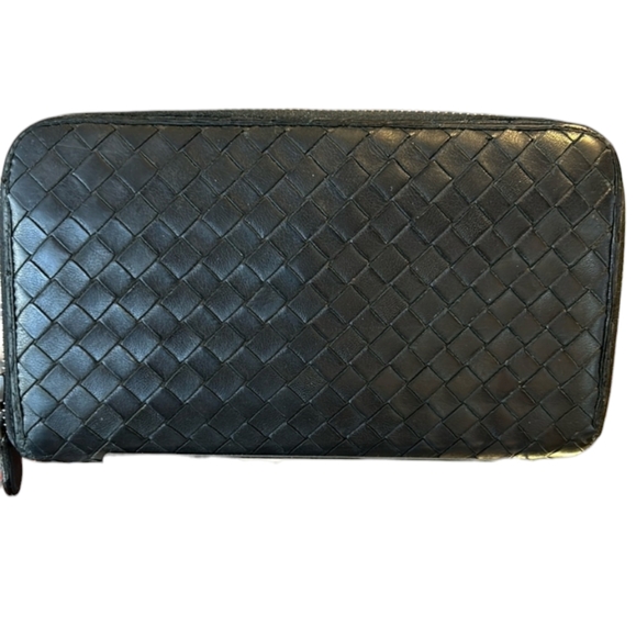 Bottega Veneta Handbags - 💕💯 Authentic Bottega Veneta Wallet💕